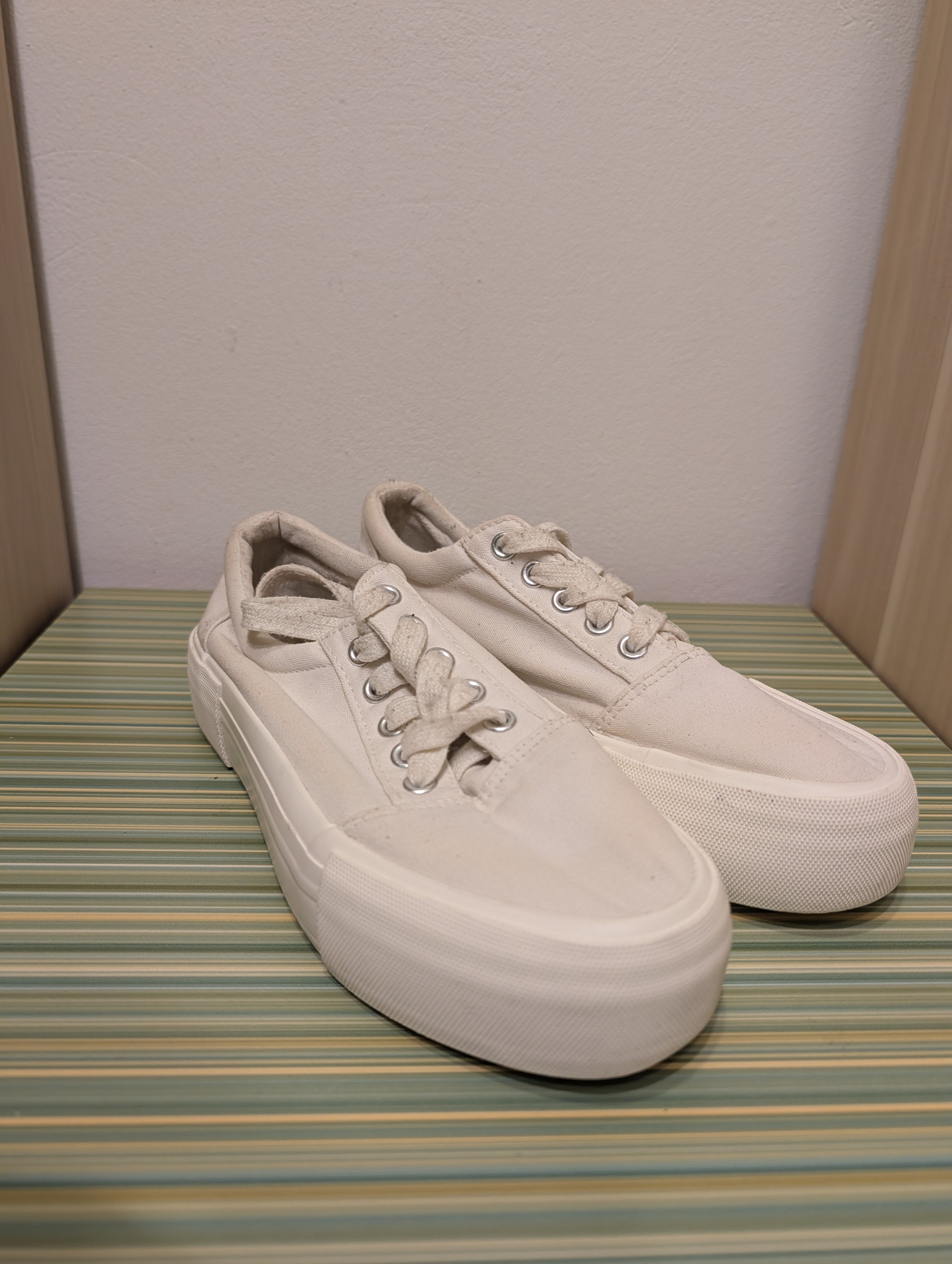 Buty sportowe białe platformowe 37 - bok
