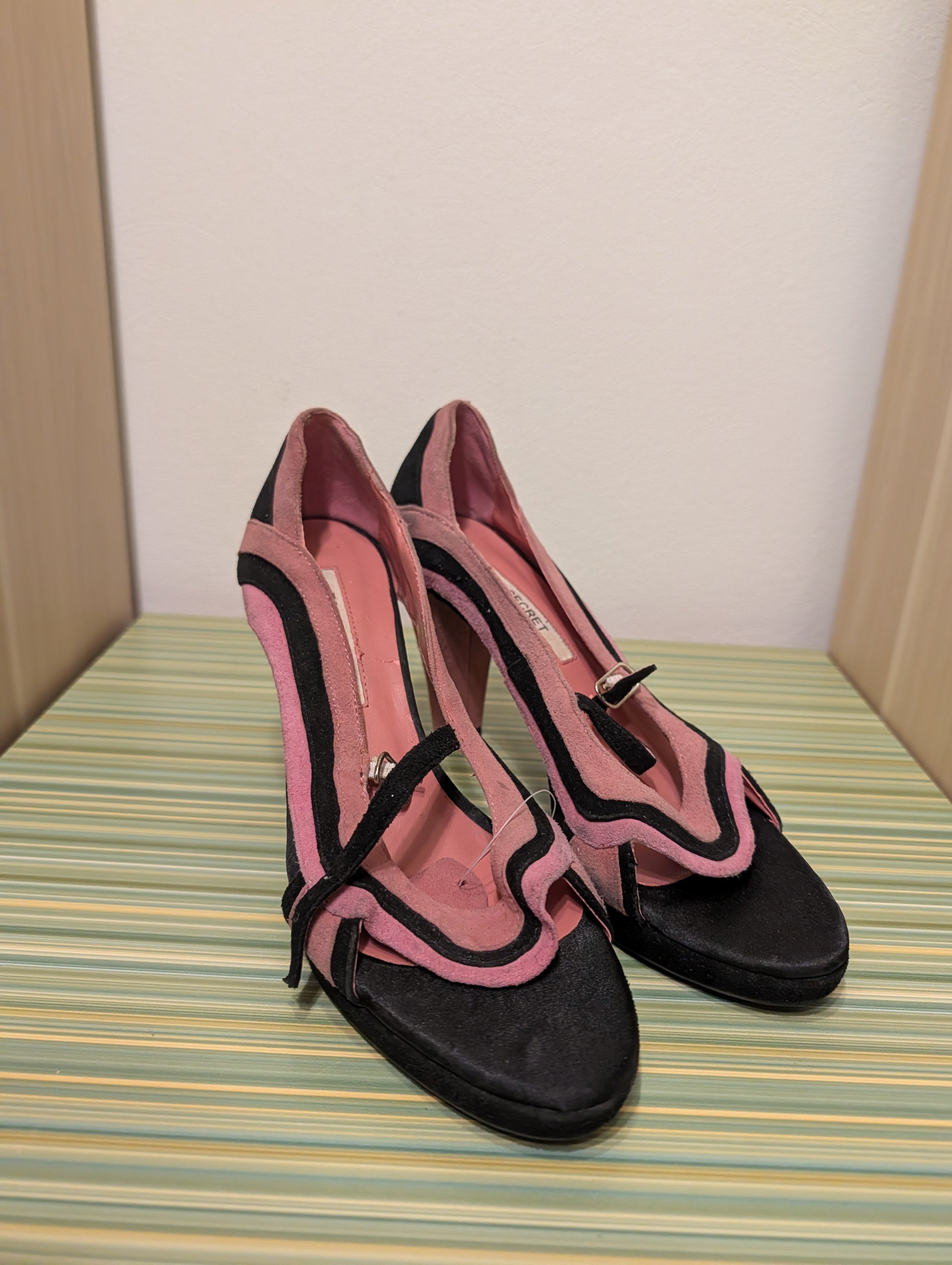 Buty na obcasie czarno-różowe czółenka 38 - para