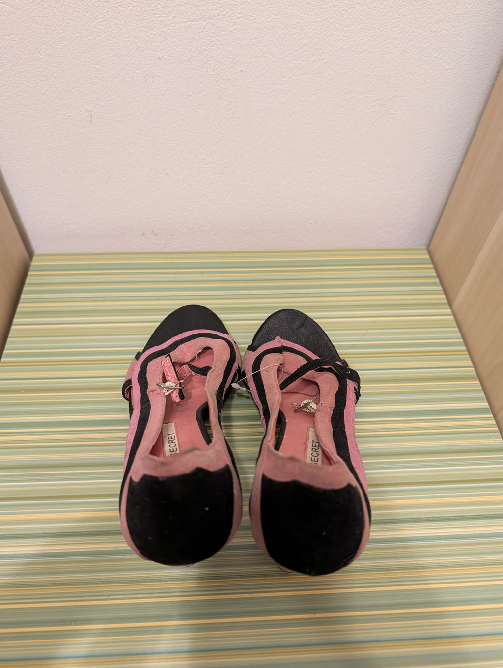 Buty na obcasie czarno-różowe czółenka 38 - góra
