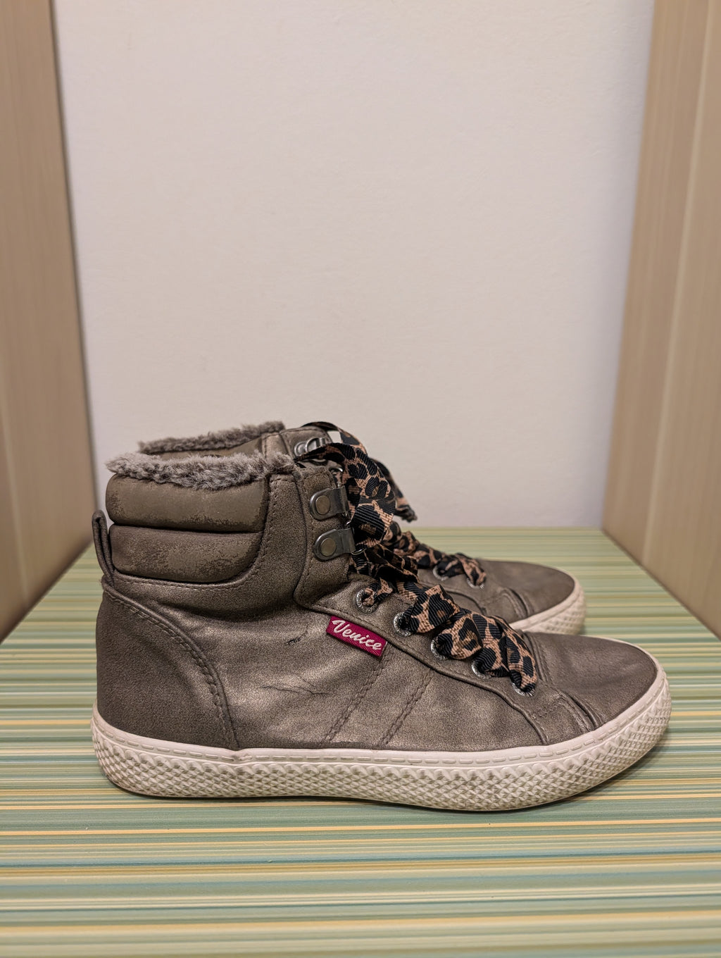 Buty sportowe Venice szare za kostkę 38 - bok