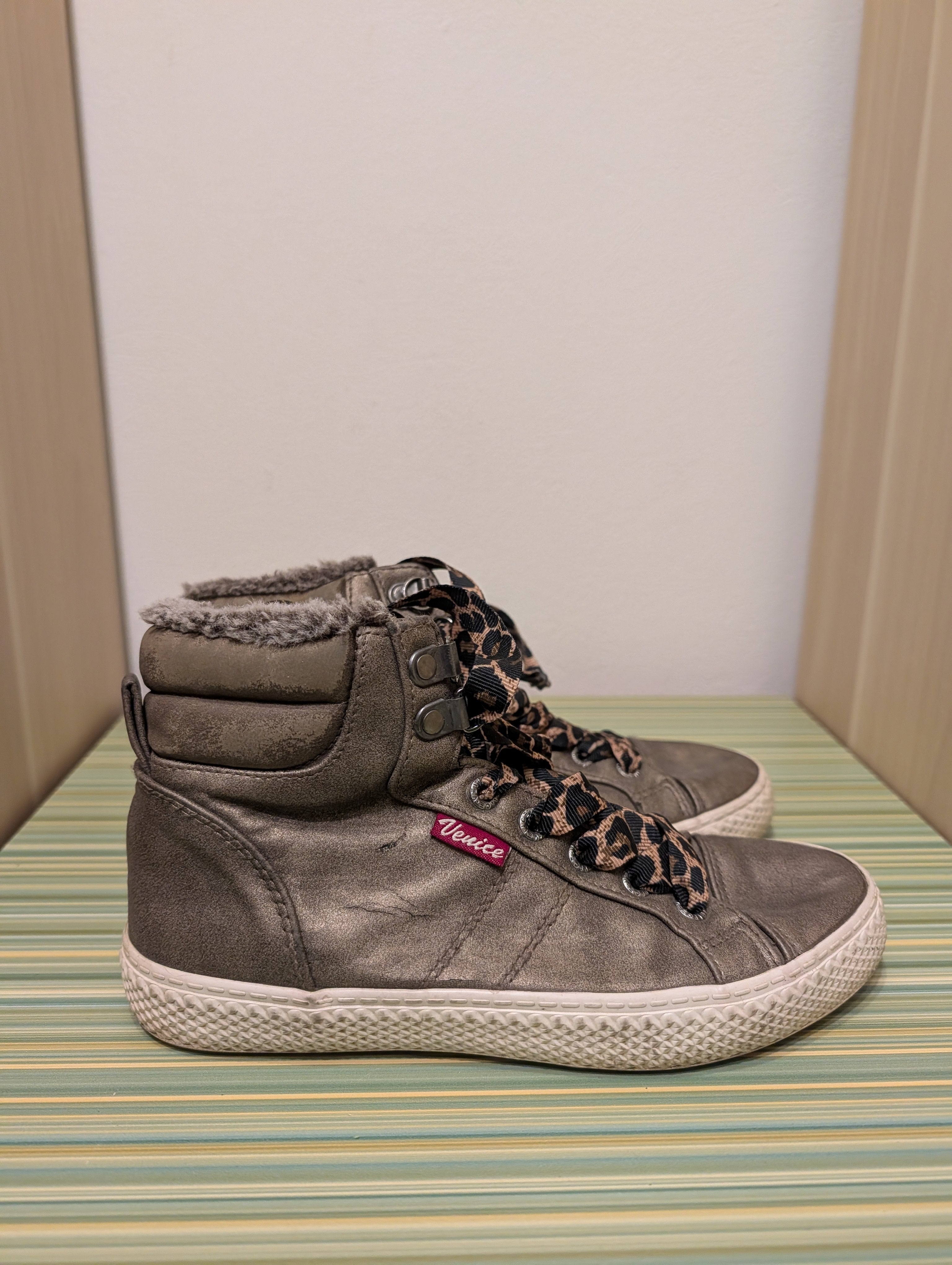 Buty sportowe Venice szare za kostkę 38 - bok