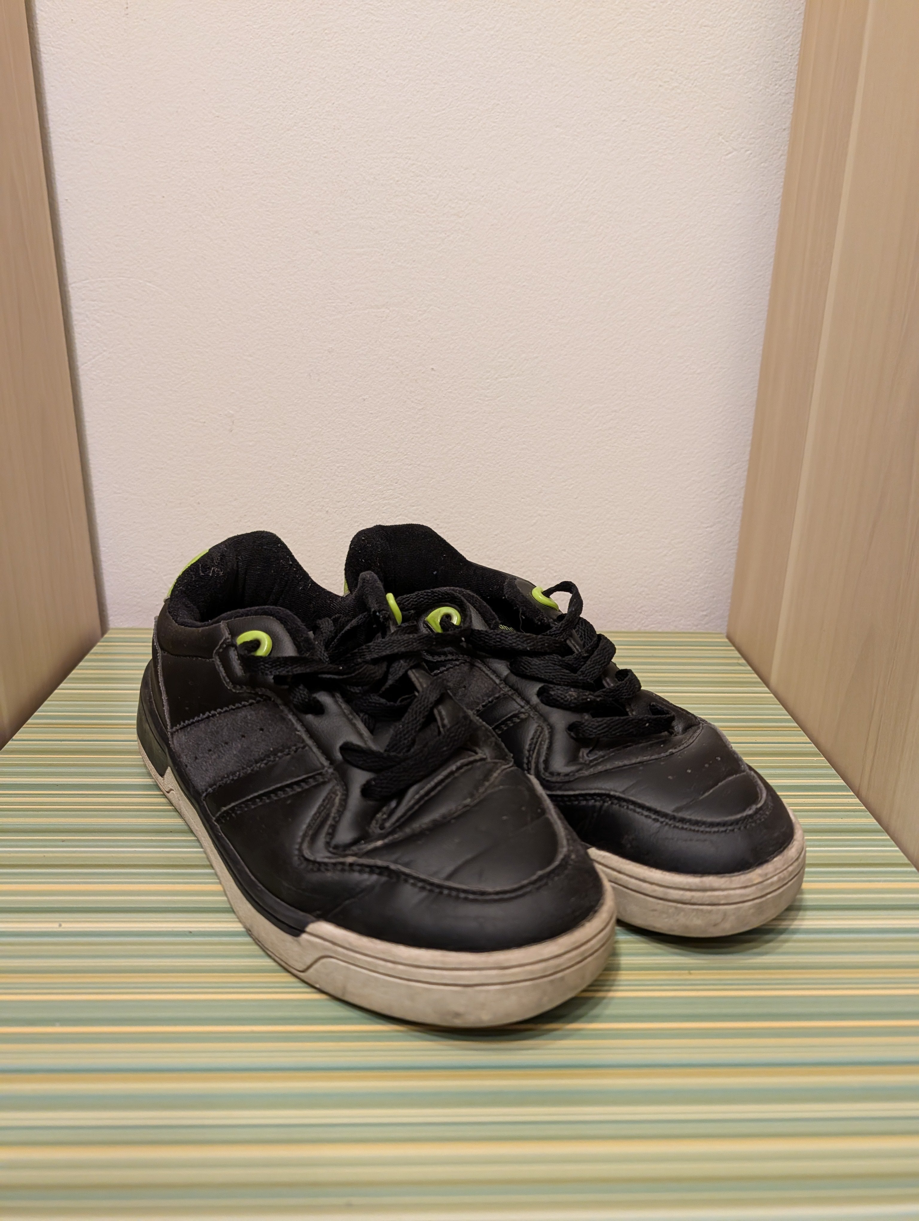 Sneakersy Sprandi czarne limonka 39 - para przodem