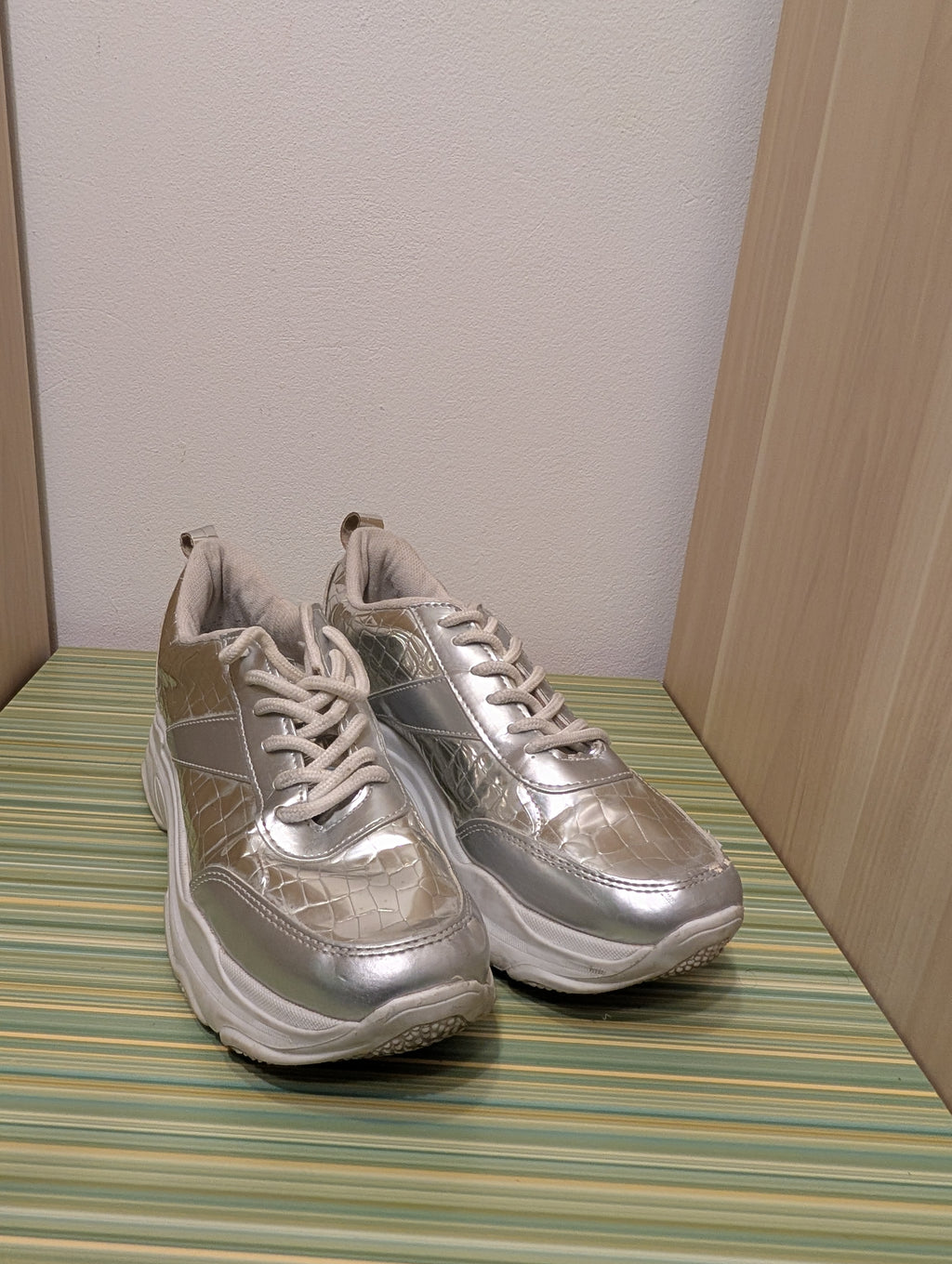 Sneakersy srebrne chunky 37 - para przodem