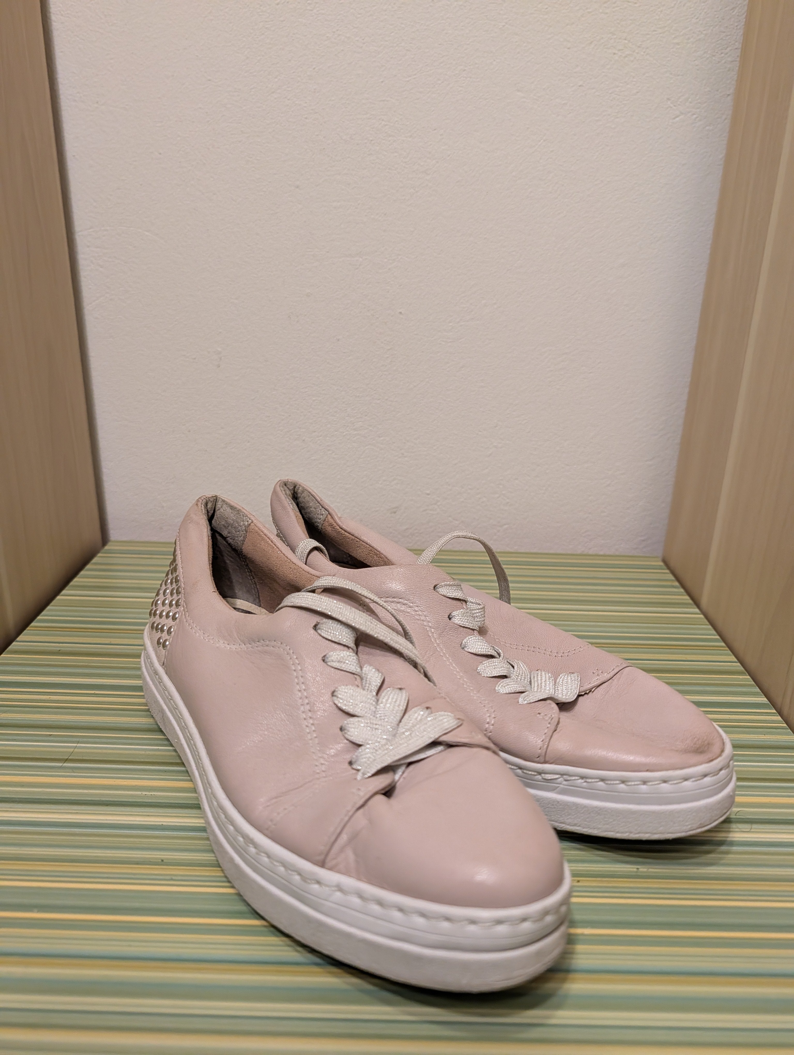 Sneakersy Tamaris pudrowe 37 - para przodem