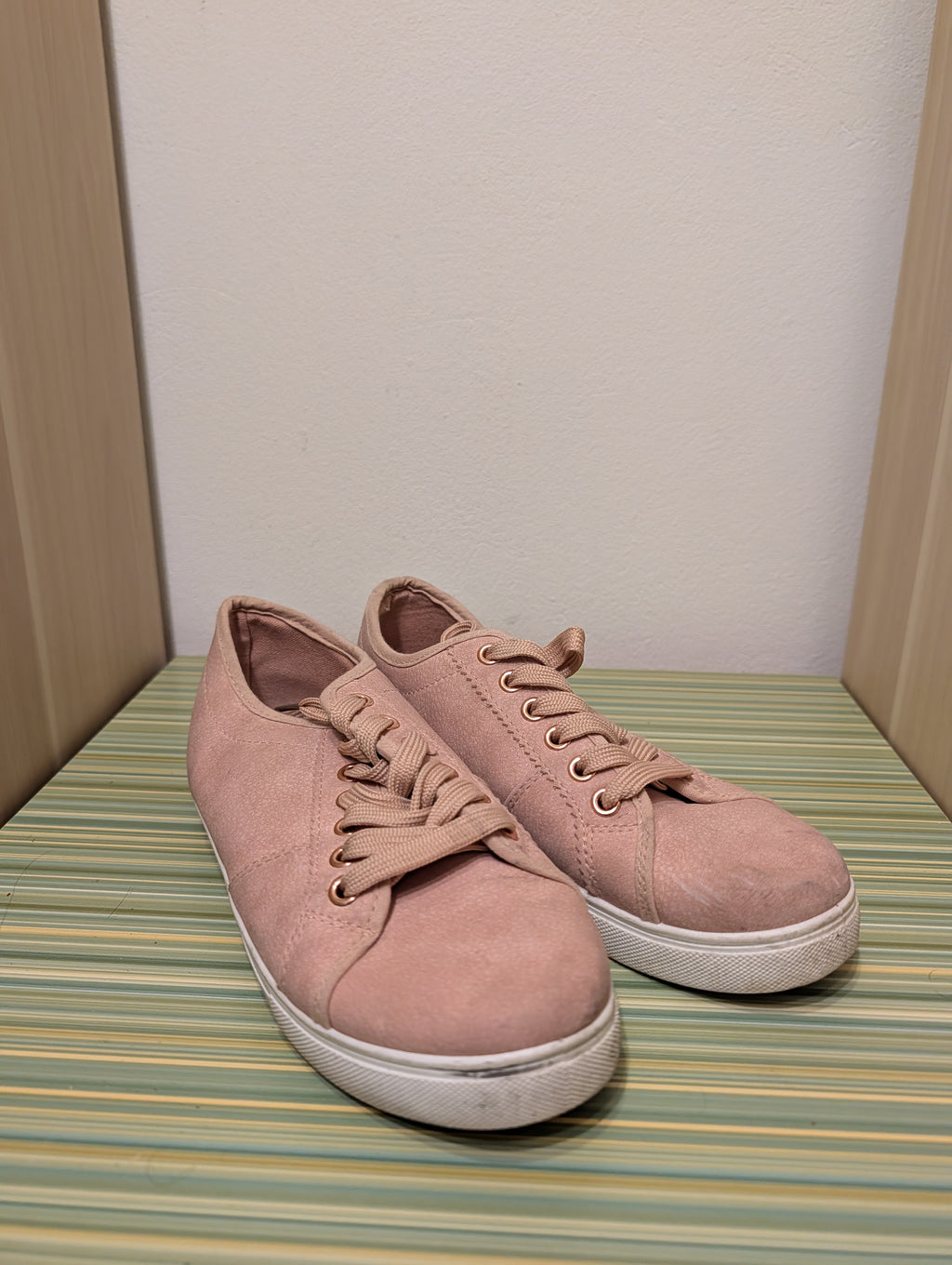 Sneakersy Krusber pudrowe 38 - para przodem