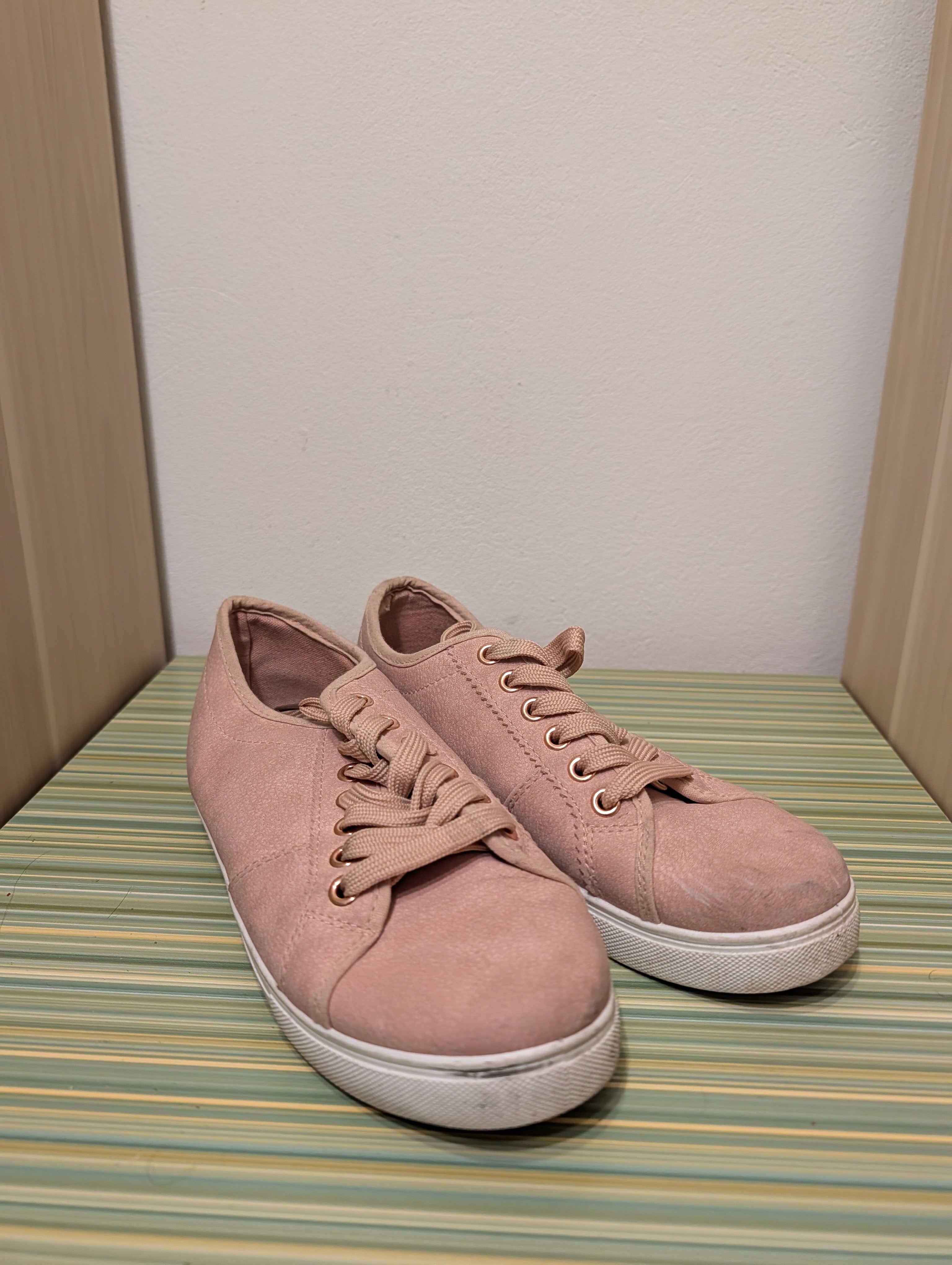 Sneakersy Krusber pudrowe 38 - para przodem