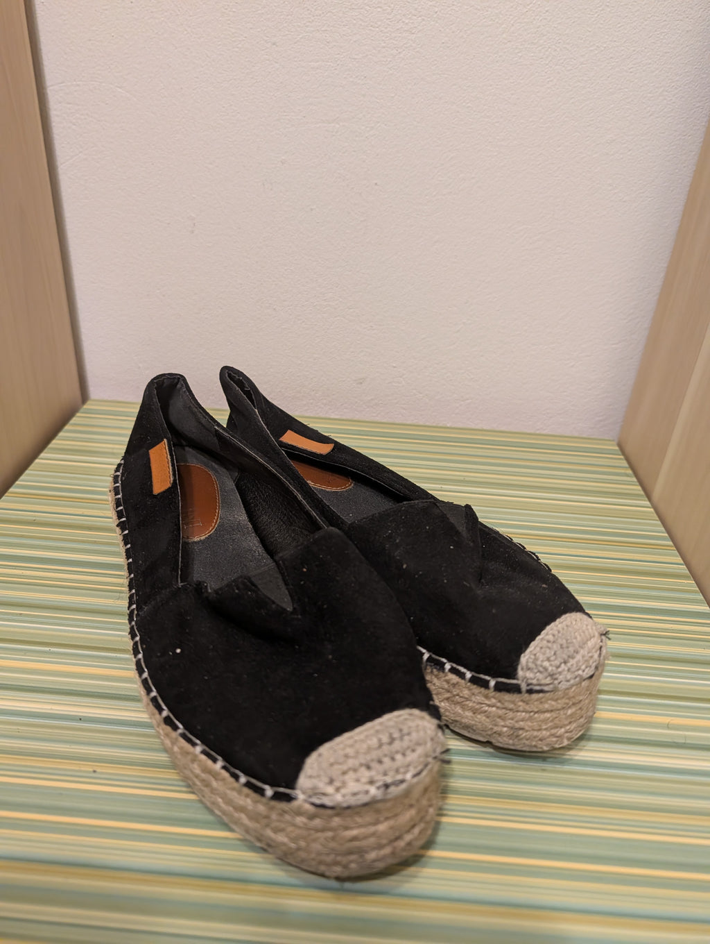 Espadryle Infiniti czarne 38 - para od strony piety