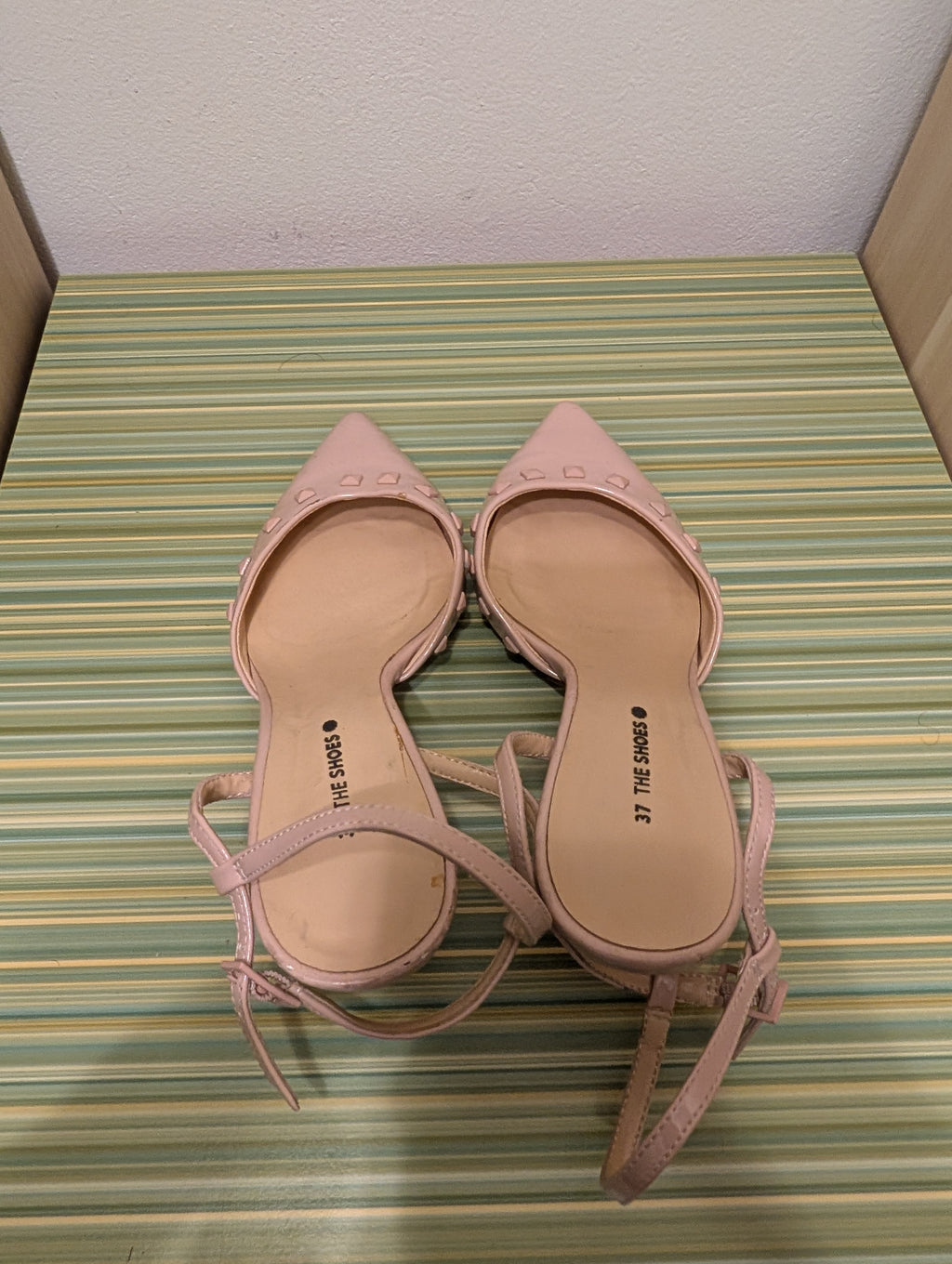 Szpilki The Shoes pudrowe 37 - gora wkladka logo The Shoes rozmiar 37