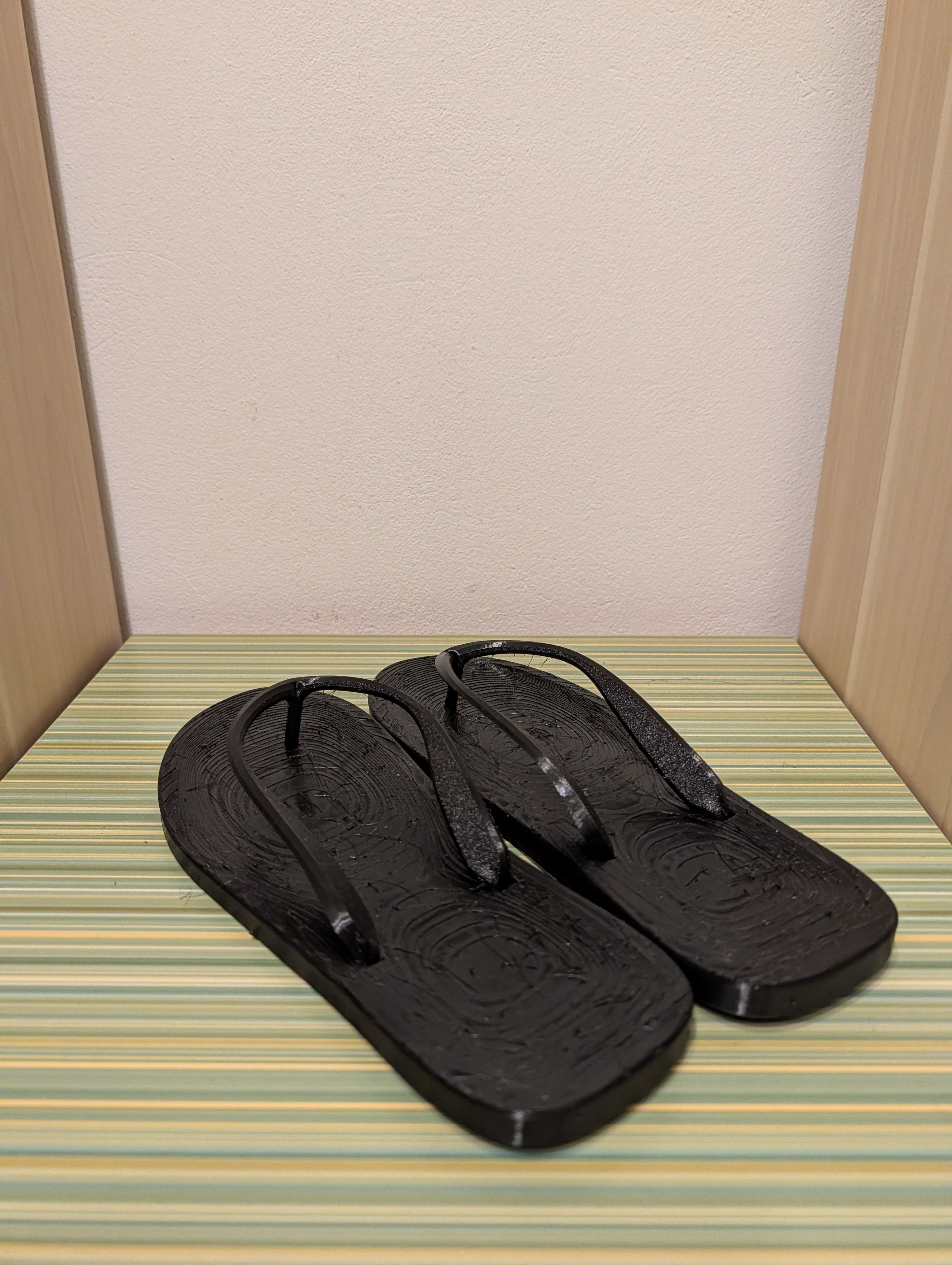 Japonki czarne druk 3D - tyl para pieta wzor
